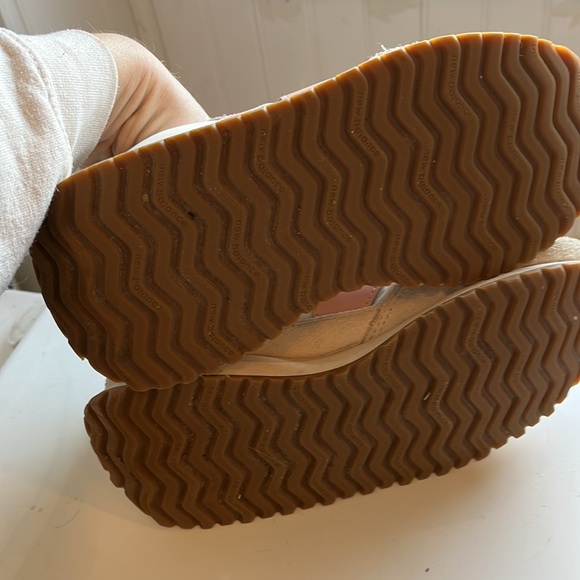 New Balance 237 - Picture 6 of 7